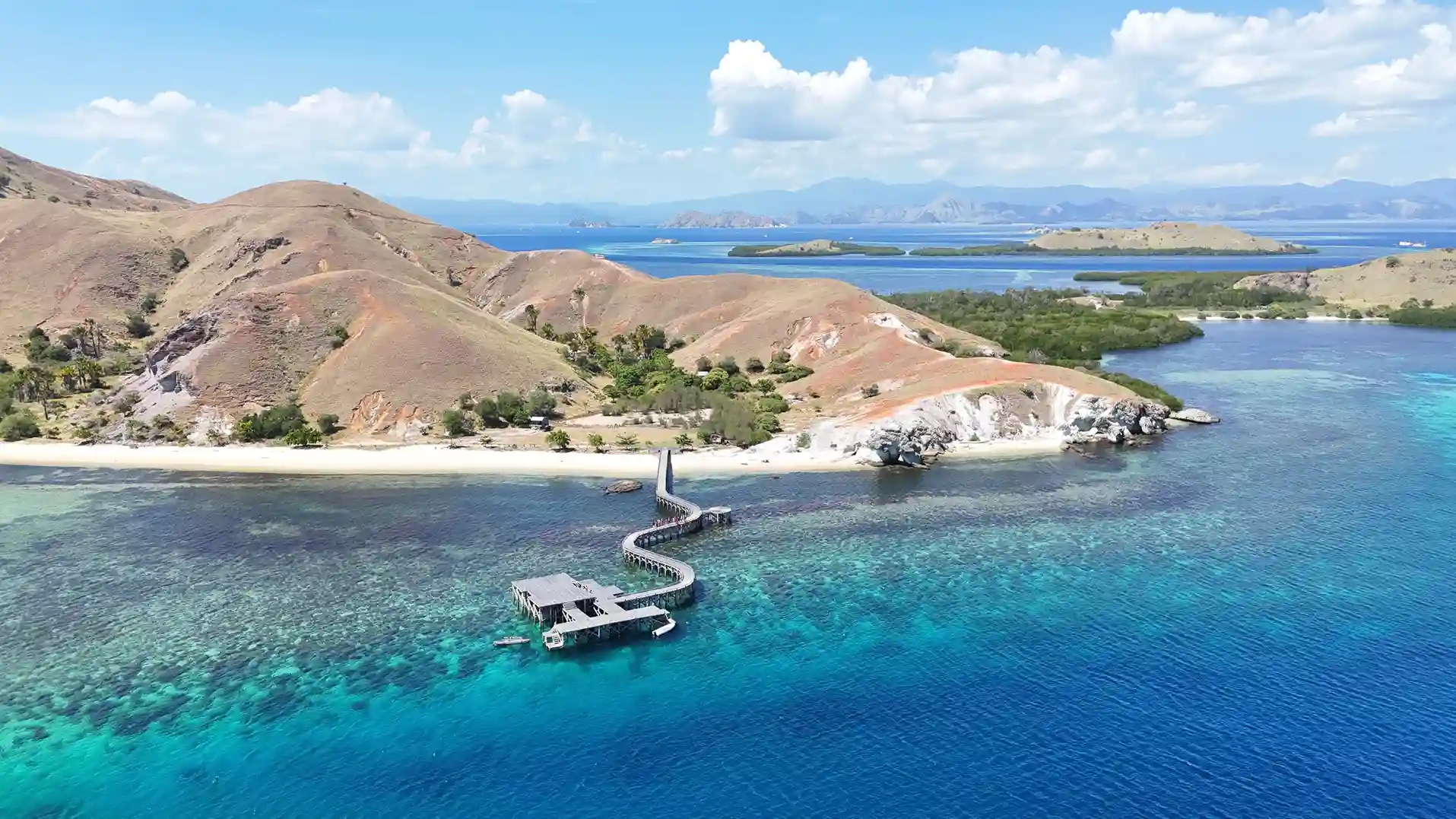 Phinisi Silolona At Sea — Komodo National Park, by our operator Komodo Luxury