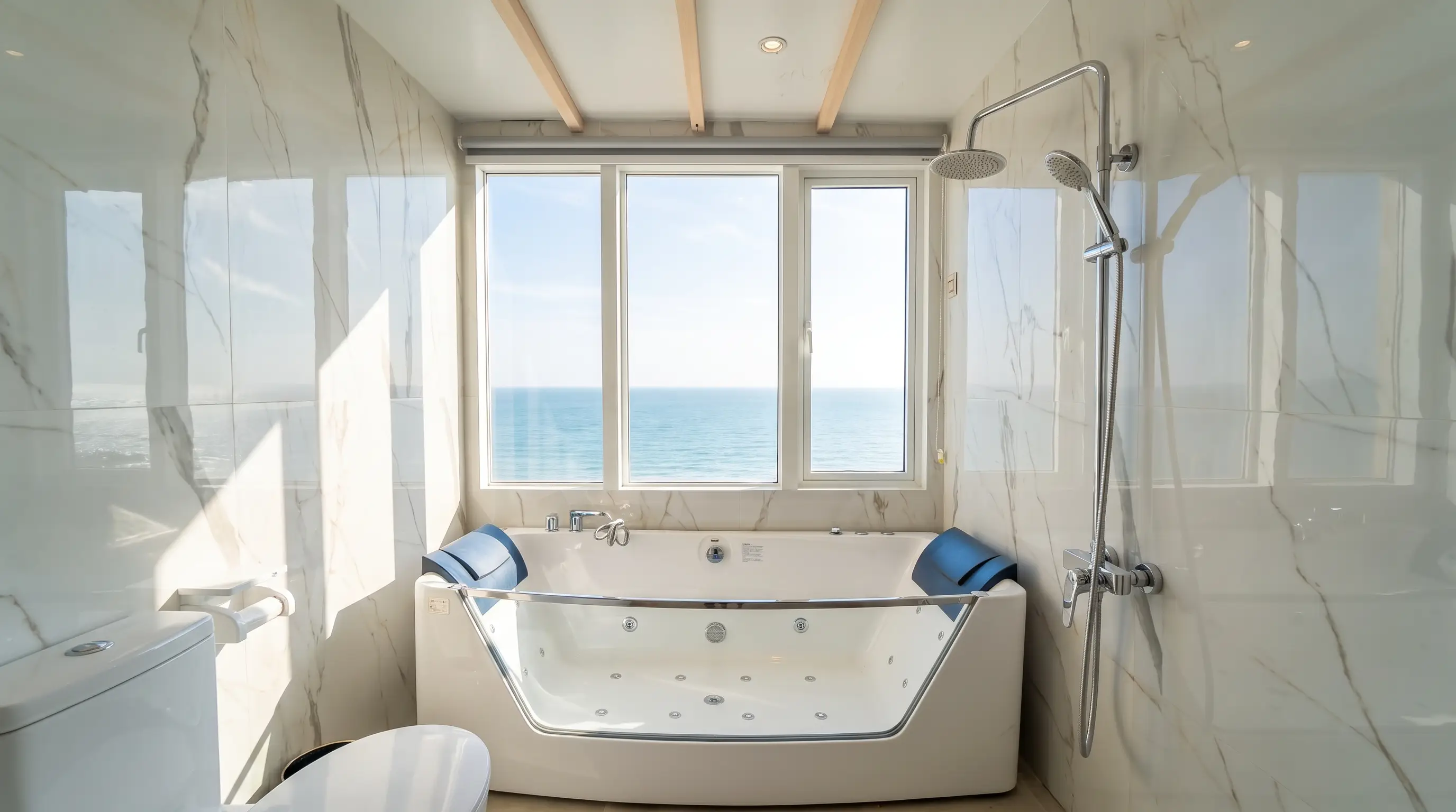 En-suite Bathrooms & Master Jacuzzi