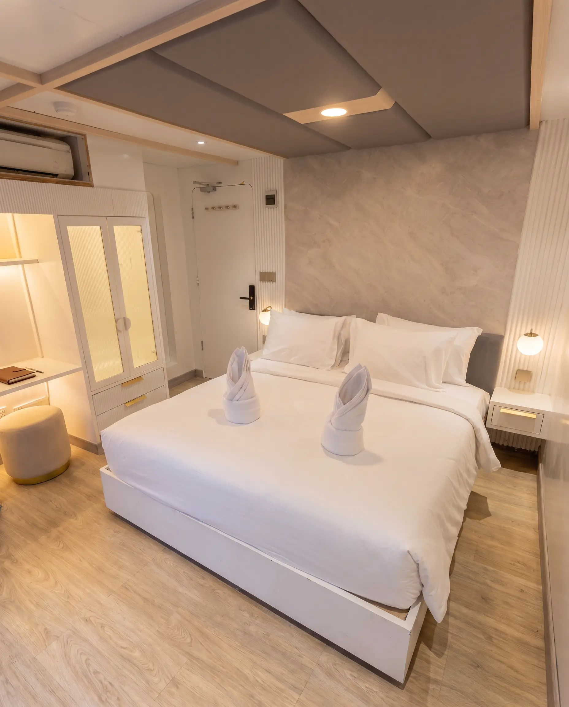 Double cabin turned down aboard Lasha