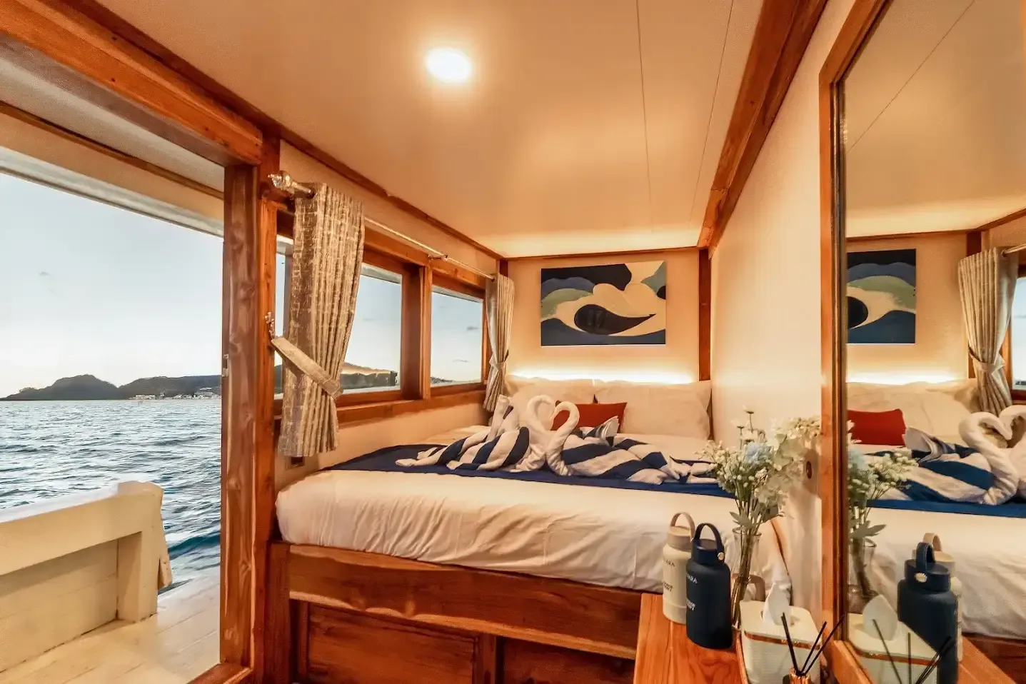 Ayvara superior cabin ocean view &mdash; Komodo National Park
