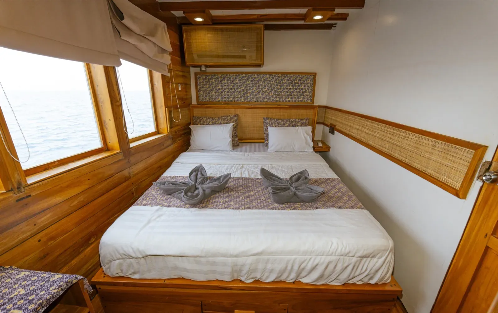 Catnazse liveaboard — catnazse casafa, Komodo National Park