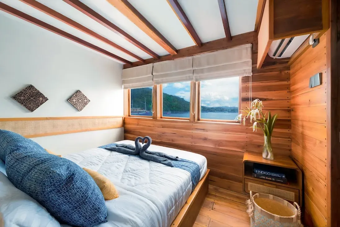 Catnazse liveaboard — catnazse liveaboard grandi cabin 6, Komodo National Park
