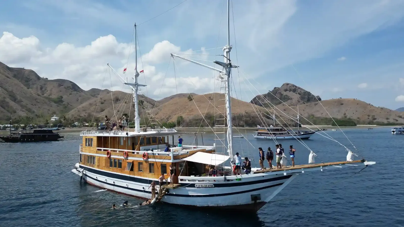 Catnazse liveaboard — dji zon zon, Komodo National Park