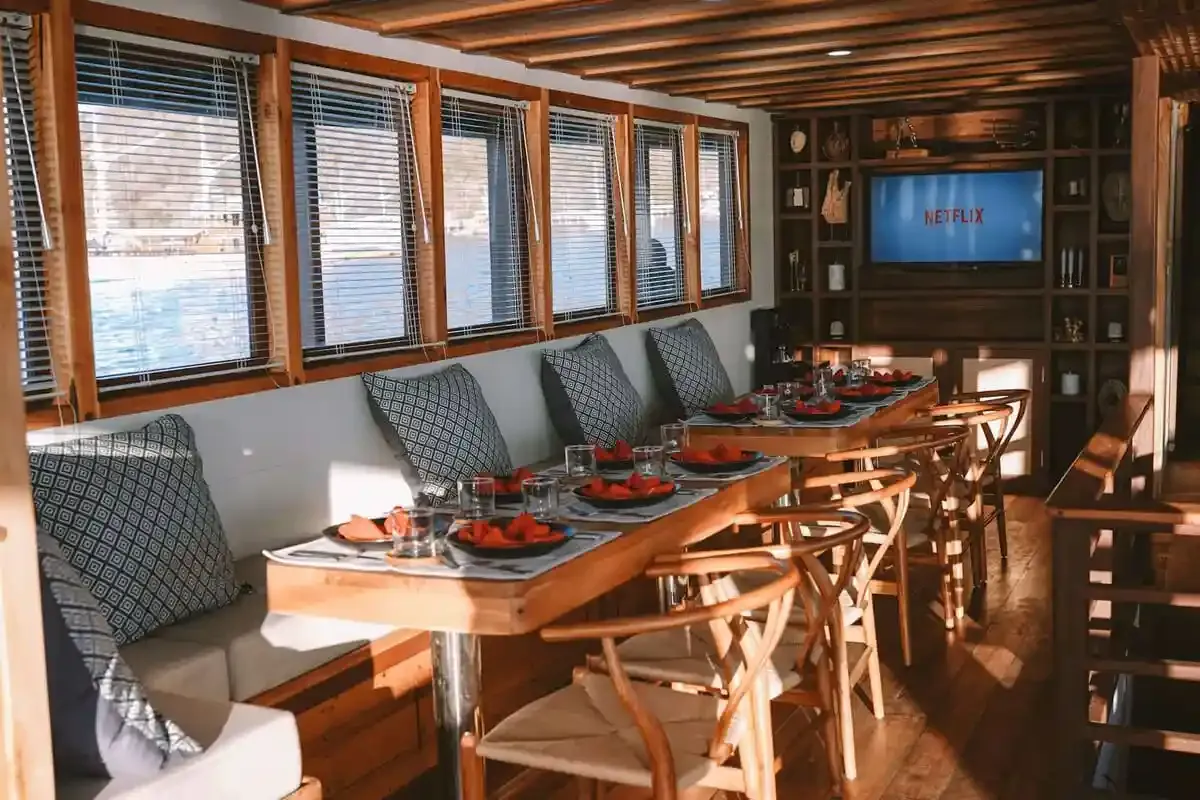 Elbark cruise — phinisi elbark cruise indoor, Komodo National Park