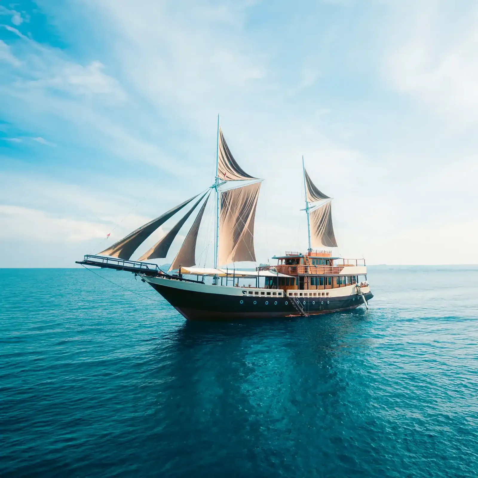 Lamborajo phinisi — lamborajo, Komodo National Park