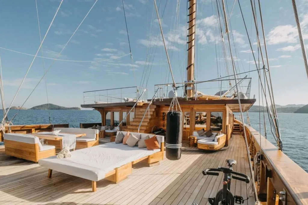 Lamima yacht — lamima main deck, Komodo National Park