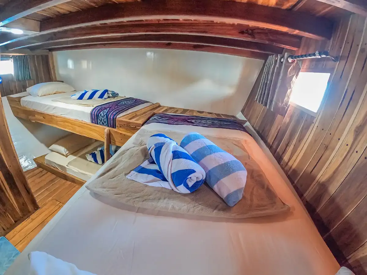 Malca Triple Room single bunks &mdash; Komodo National Park