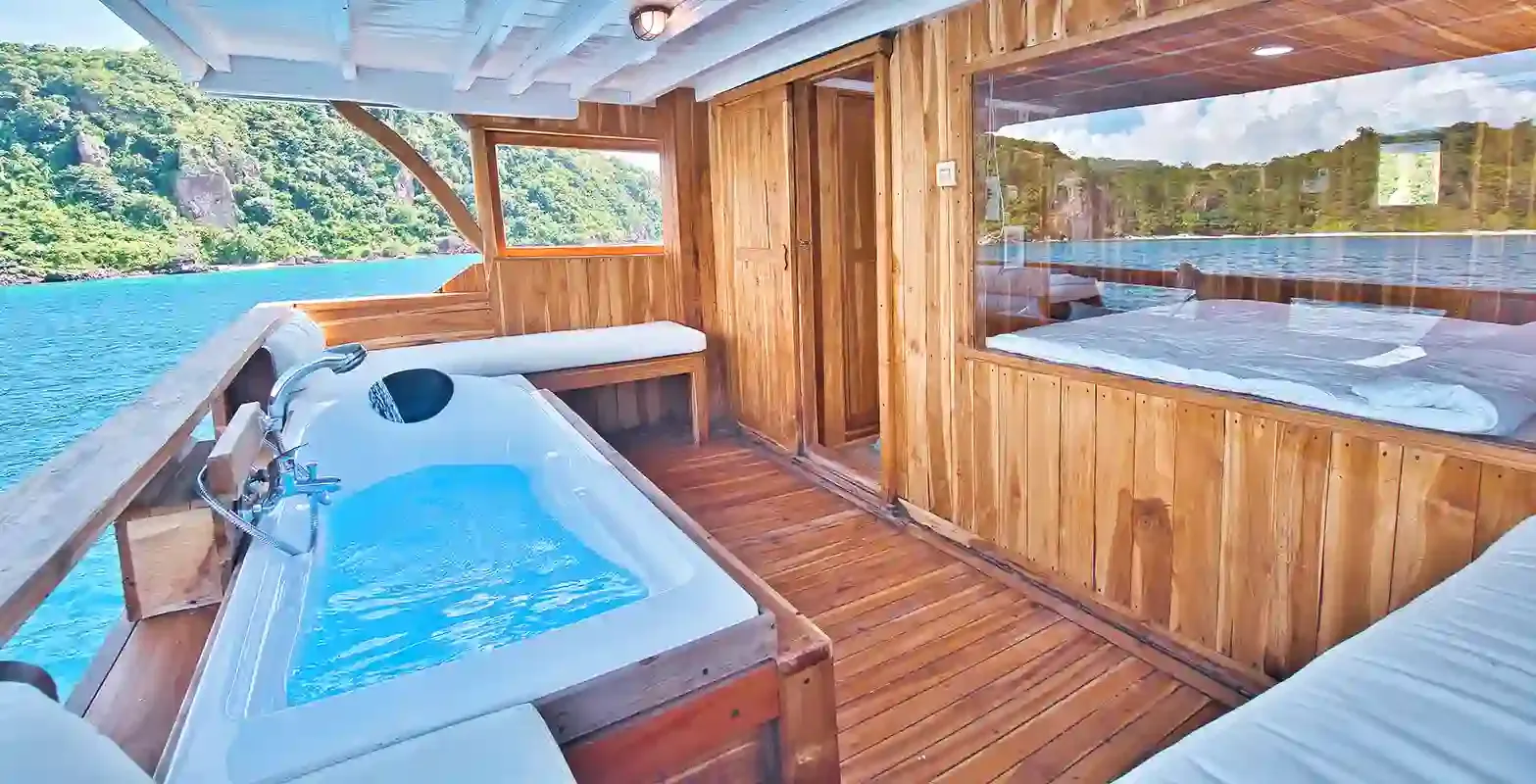 Malca Master cabin private balcony &mdash; Komodo National Park