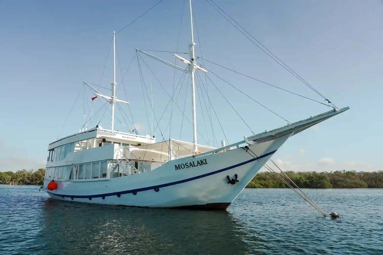 Mosalaki phinisi — mosalaki phinisi exterior 16, Komodo National Park