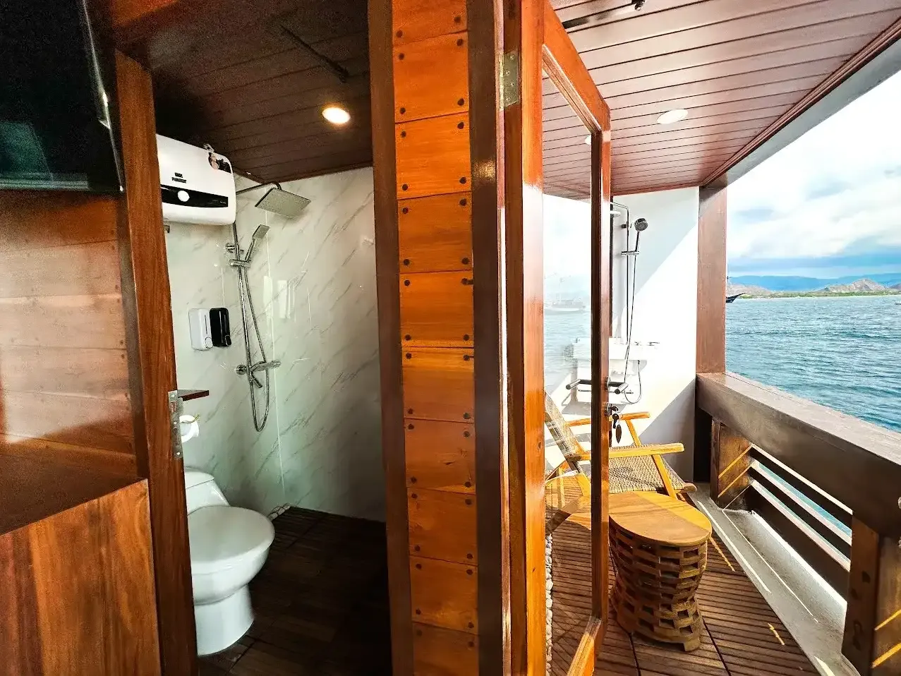 Neptune Cruise cruise — neptune deluxe room balcony, Komodo National Park