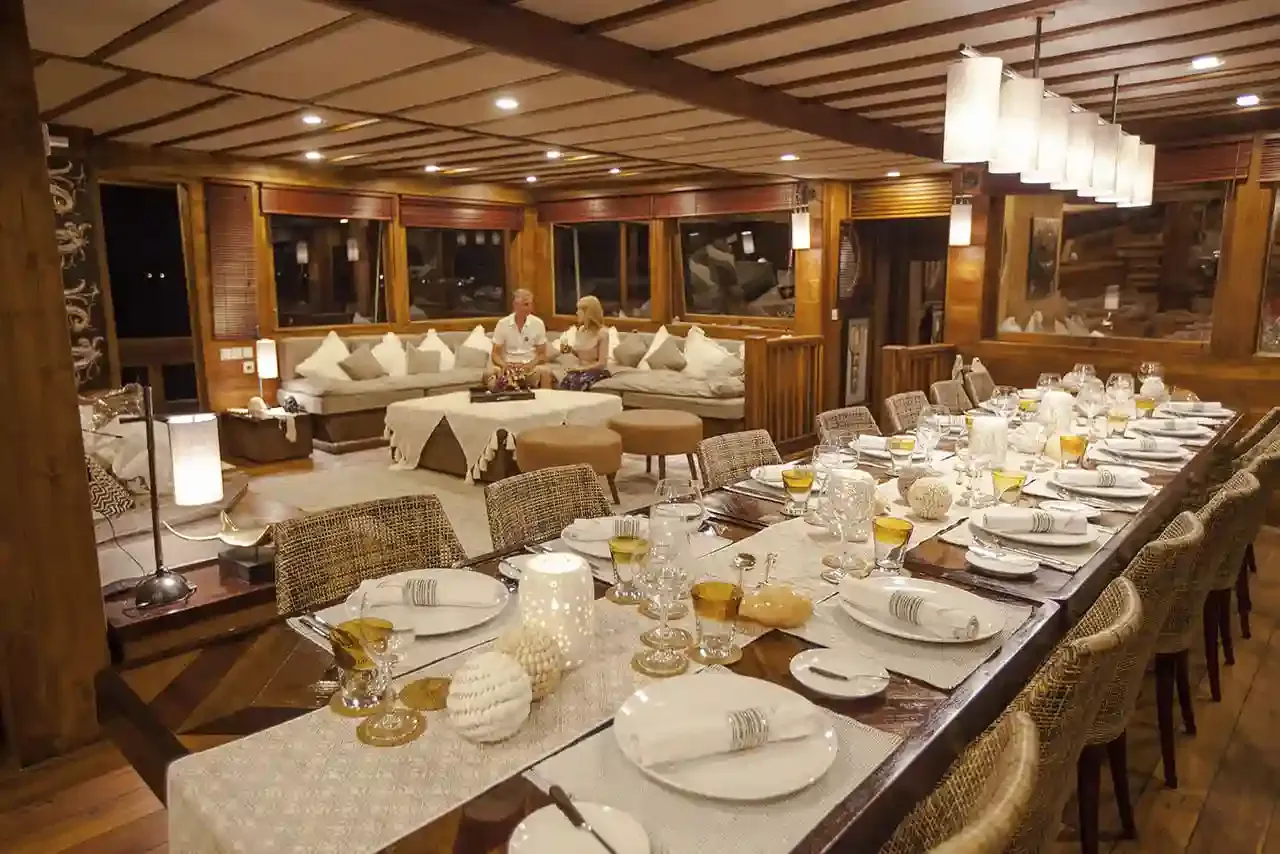 Prana yacht — prana indoor dining area, Komodo National Park