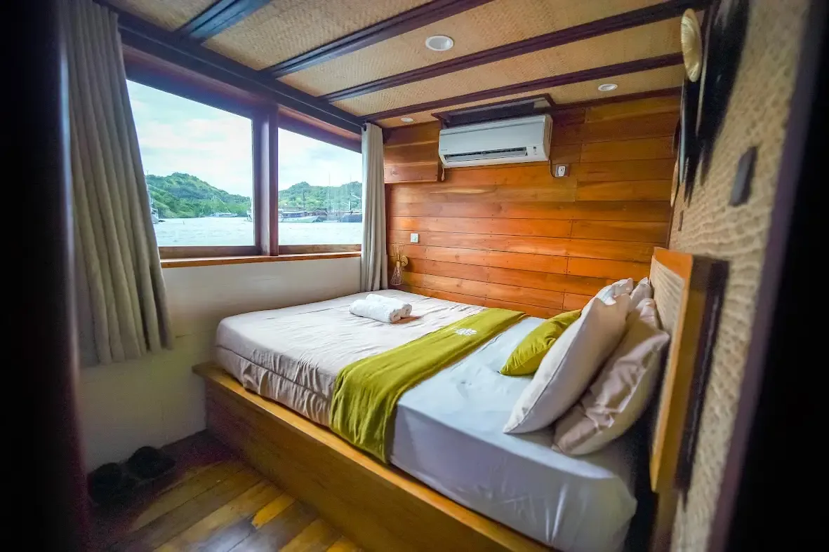 Yumana Deluxe cabin sea view &mdash; Komodo National Park