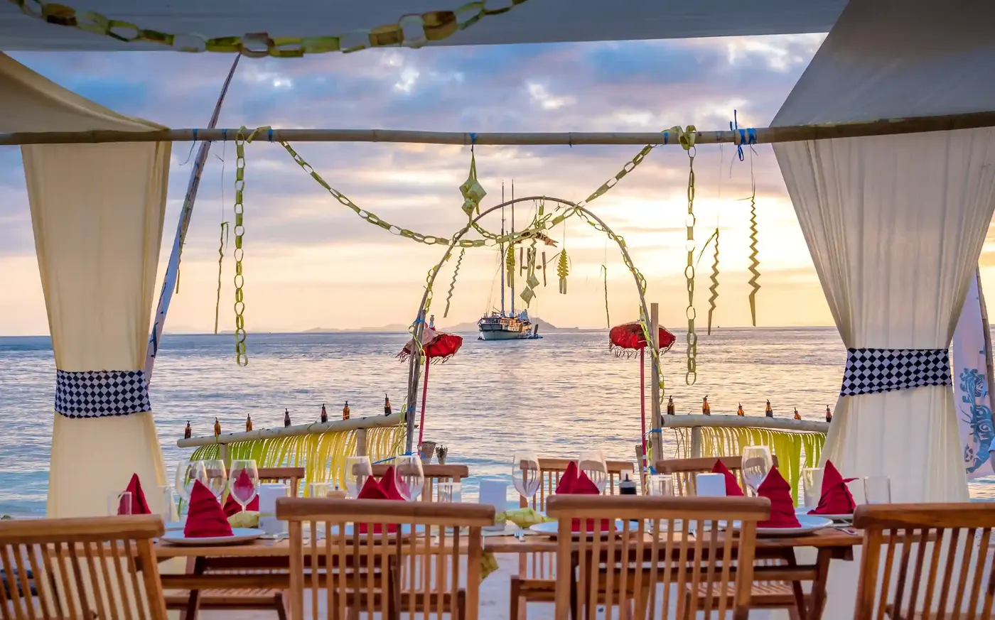 Beach Bbq Dinner Lamima — Komodo National Park
