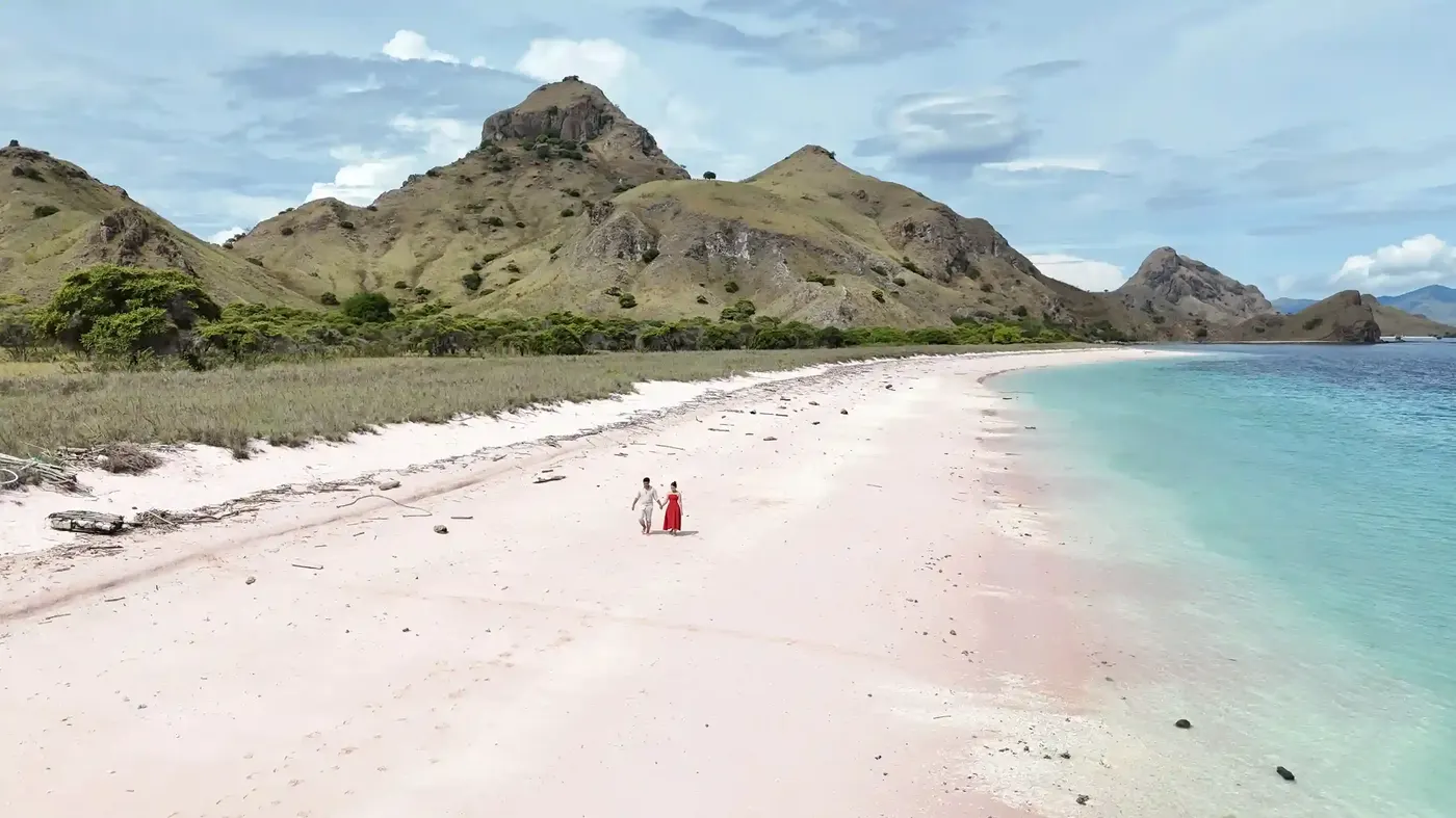 Best Time To Visit Pink Beach Komodo Komodo — Komodo National Park
