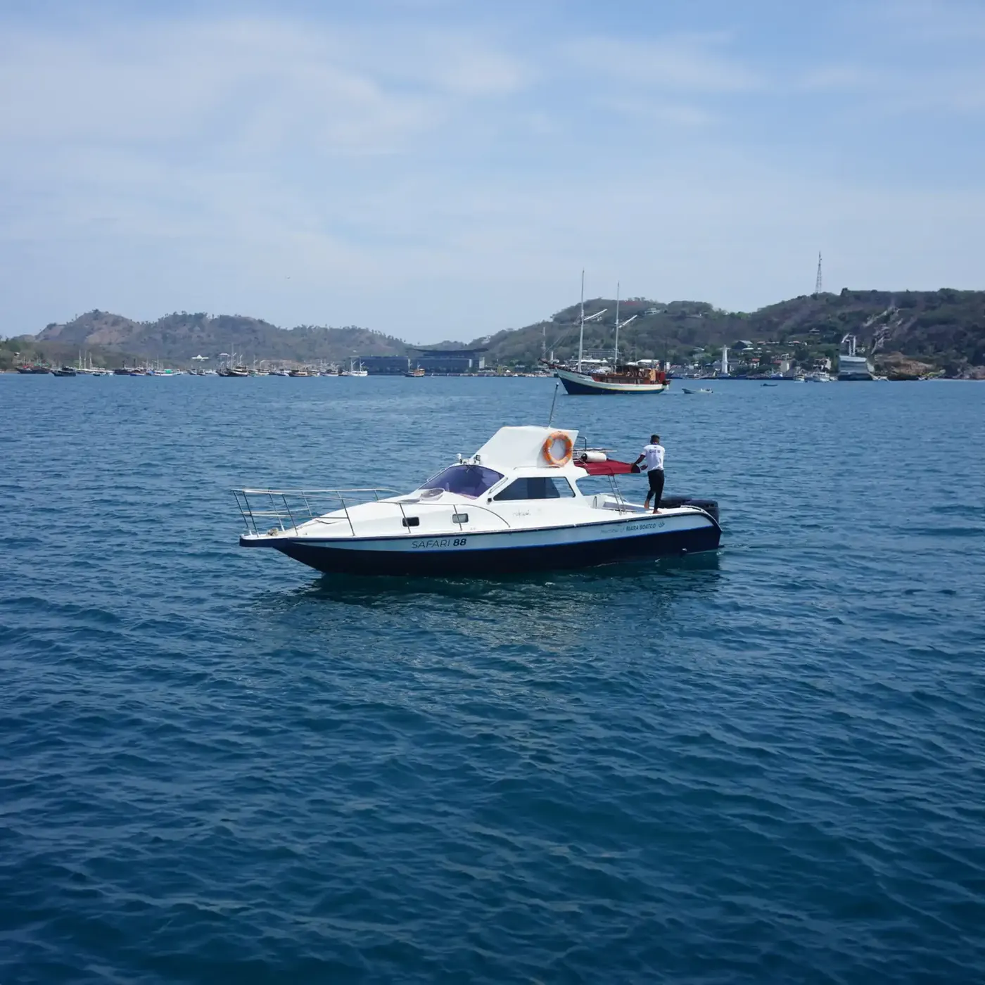 Day Tour Riara — Komodo National Park