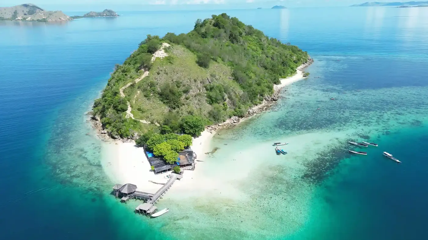 Kelor Island Komodo Komodo Island Tour — Komodo National Park