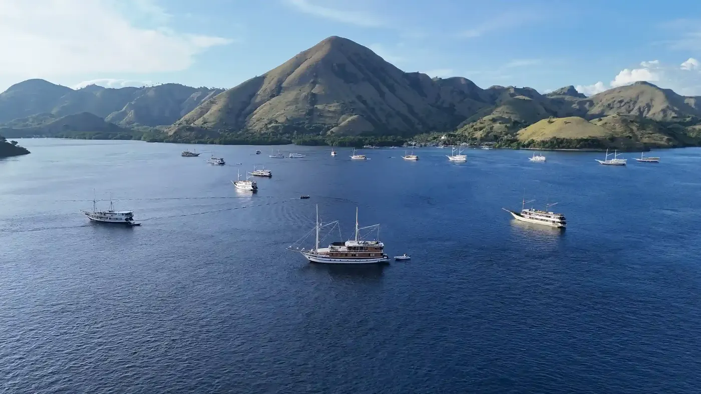 Kelor Island Sailing In Komodo Island Luxury Yacht Charter Komodo — Komodo National Park, by our operator Komodo Luxury