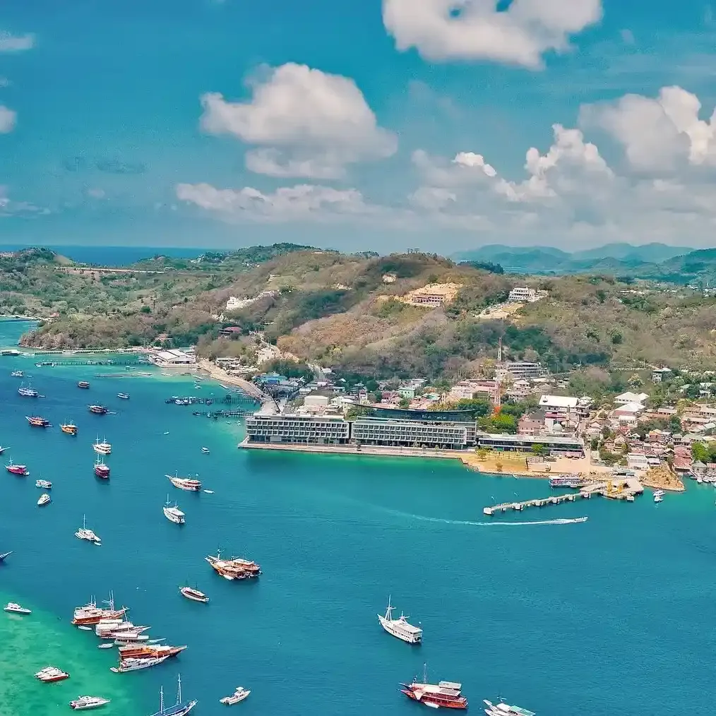 Labuan Bajo Harbor Best Labuan Bajo Tours — Komodo National Park, by our operator Komodo Luxury