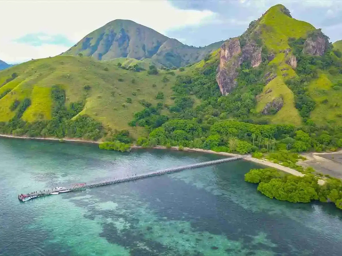 Labuan Bajo Manjarite Island — Komodo National Park, by our operator Komodo Luxury