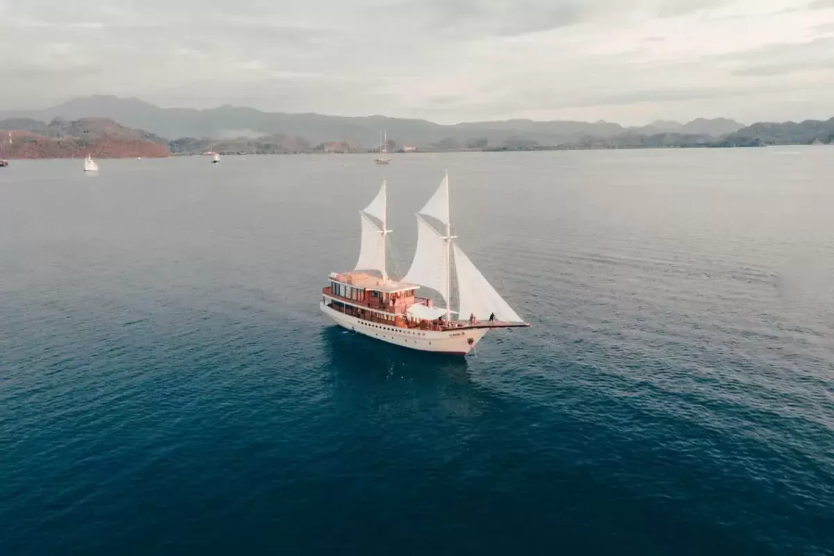 Open Trip Elbark Cruises — Komodo National Park, by our operator Komodo Luxury