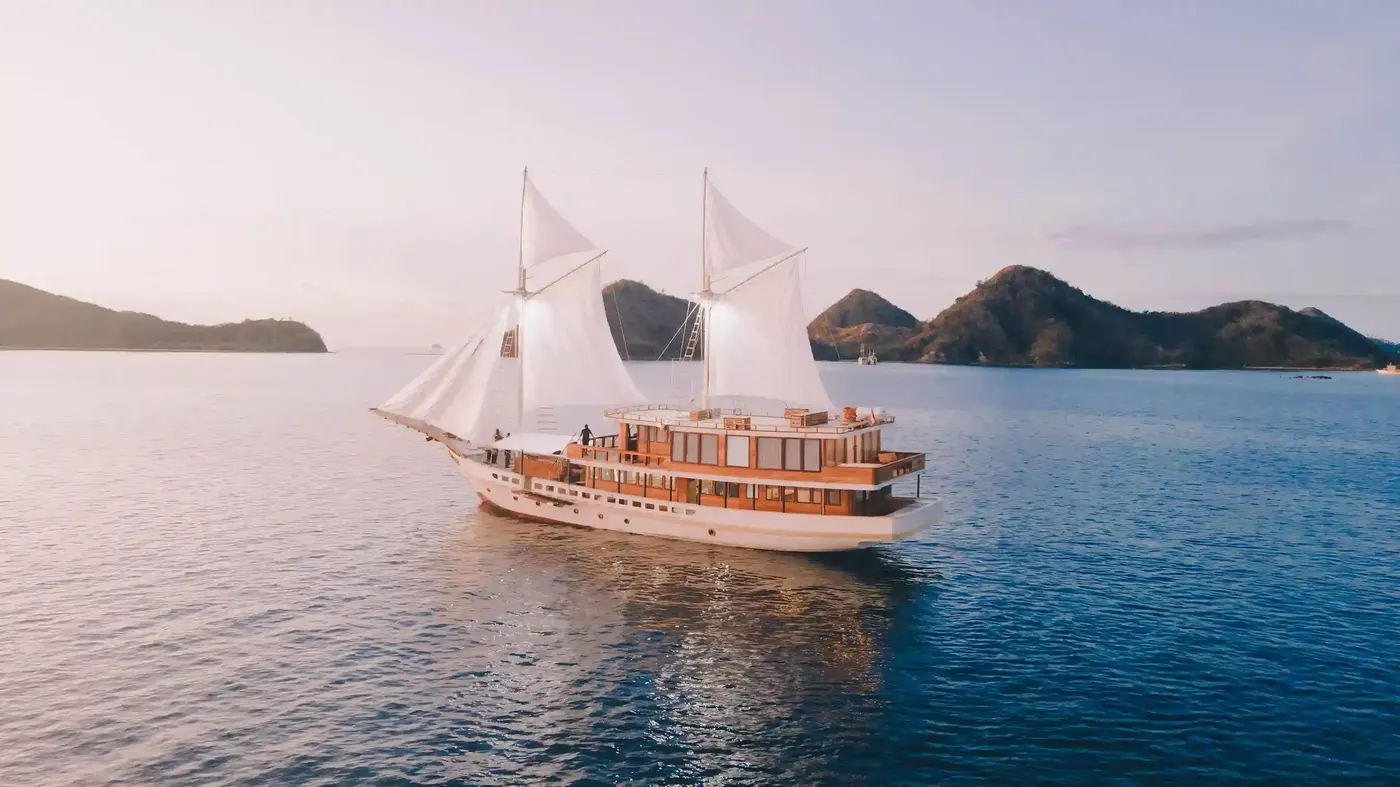 Open Trip Elbark Cruises — Komodo National Park, by our operator Komodo Luxury