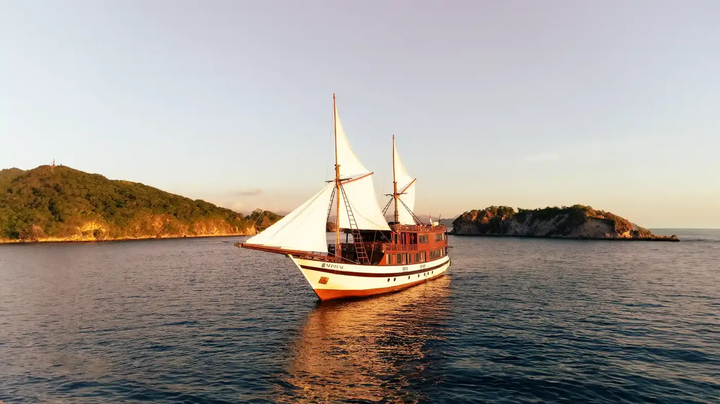 Open Trip Neptune Cruise Phinisi — Komodo National Park, by our operator Komodo Luxury