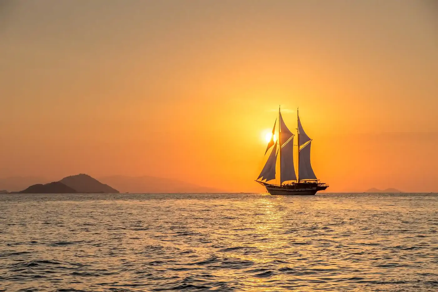 Open Trip Sunset Sailing Komodo — Komodo National Park