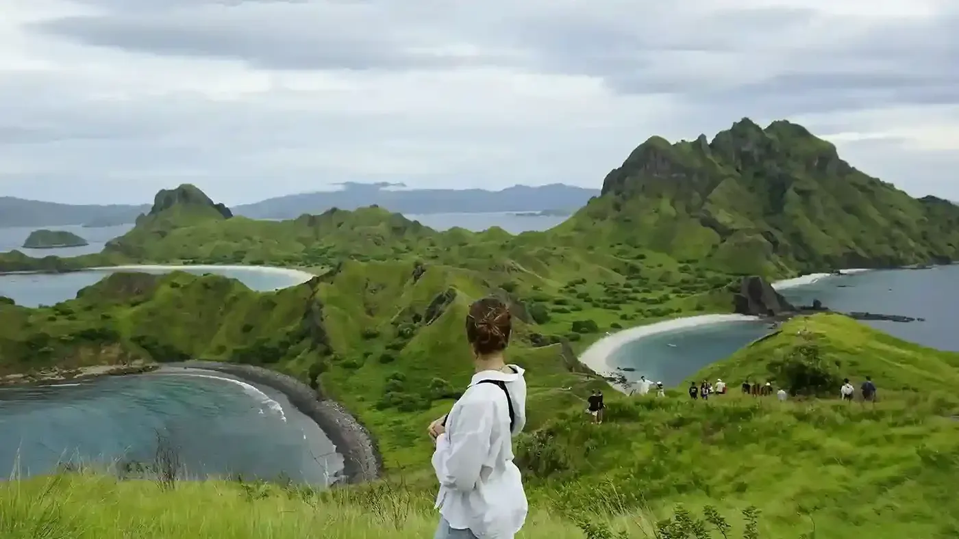 Padar Island Green Season Komodo Solo Female Traveler — Komodo National Park