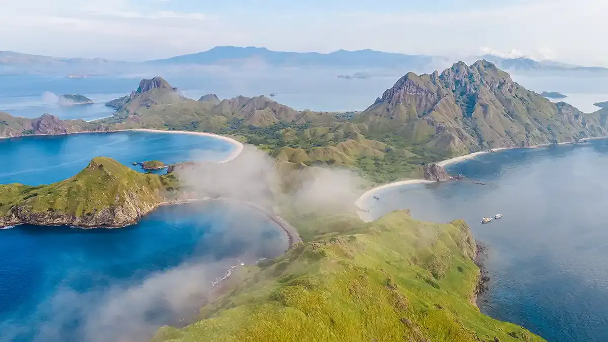 Padar Island Komodo National Park — Komodo National Park