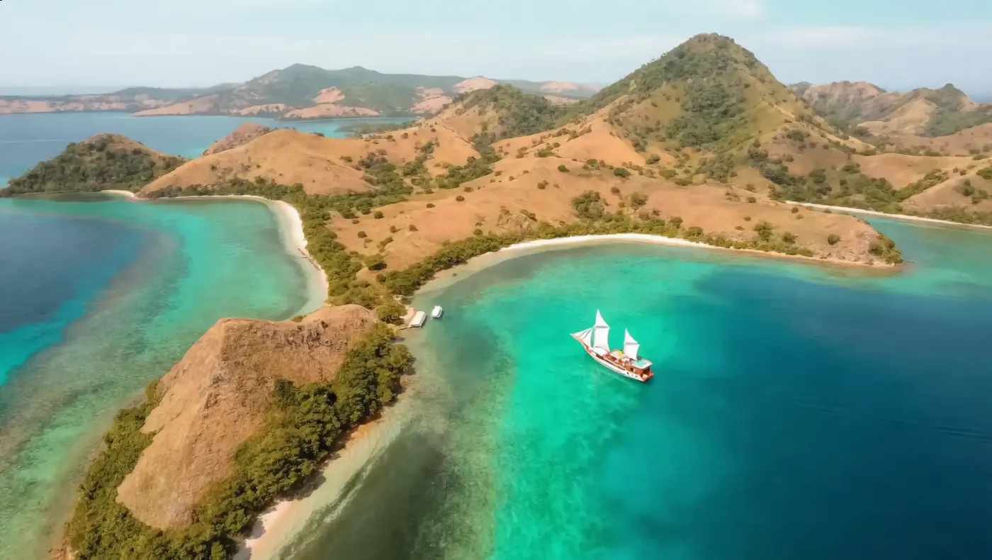 Phinisi Sailing Lombok — Komodo National Park