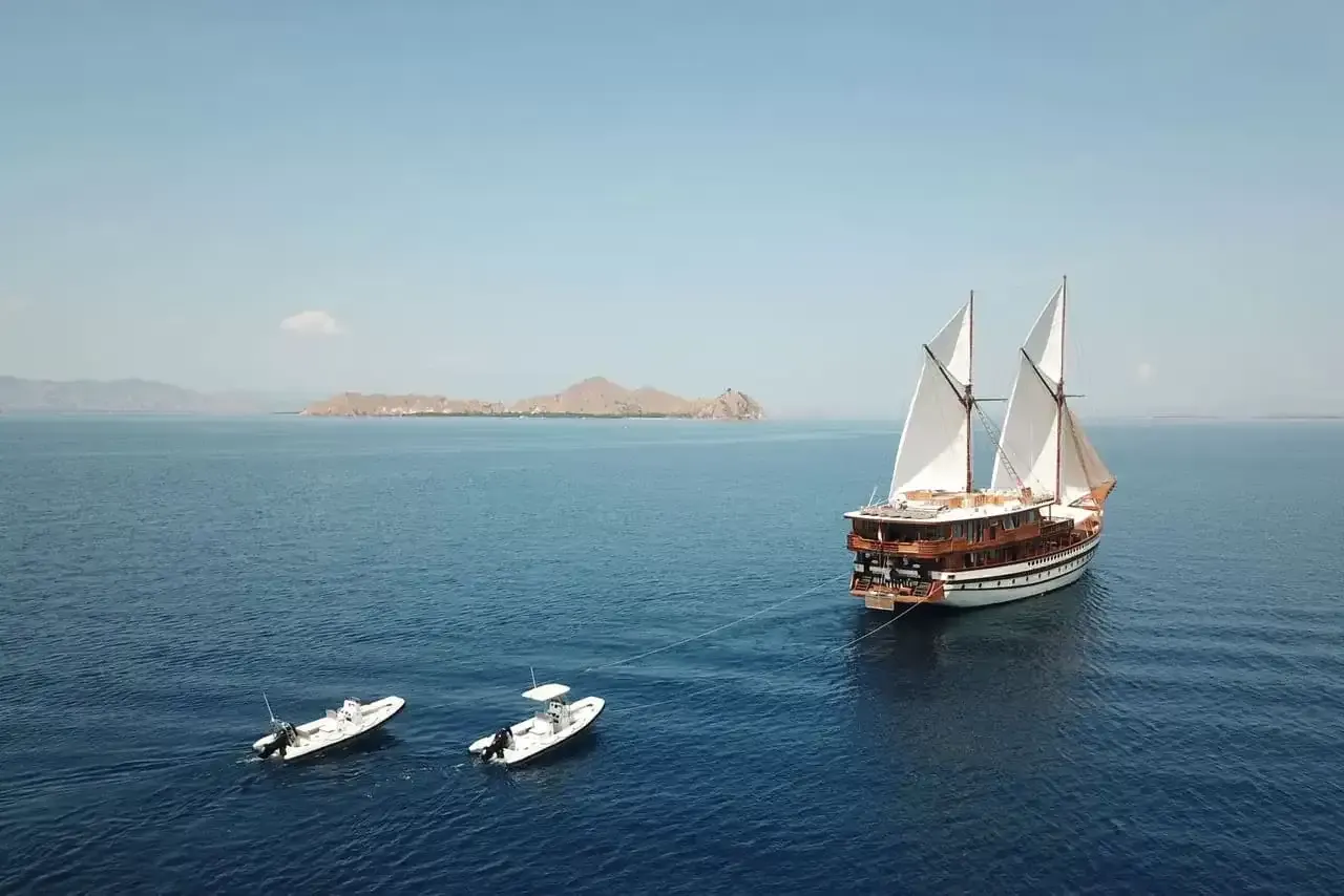 Prana Exterior — Komodo National Park