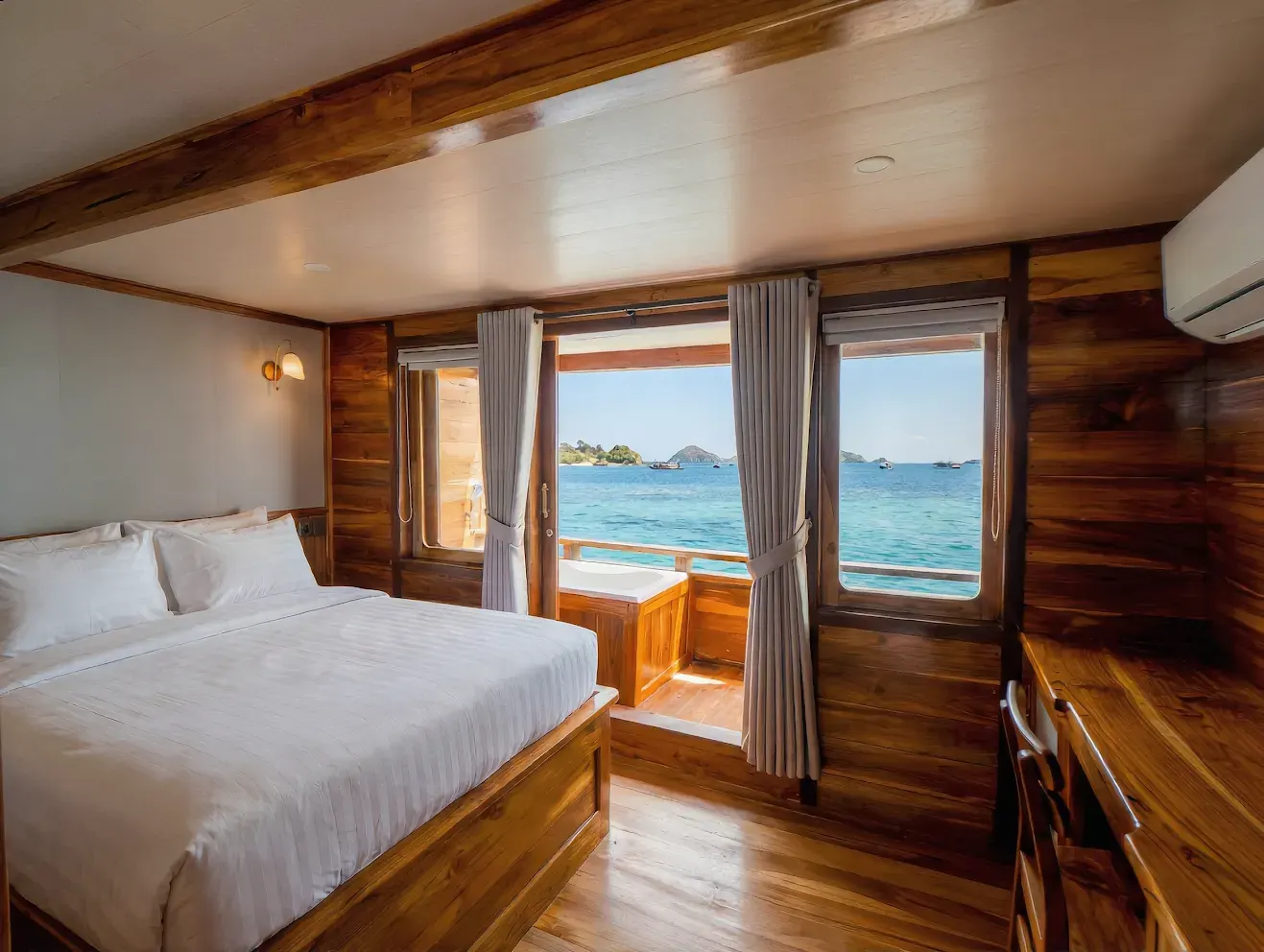 Suite Cabin Naturalia Cruise — Komodo National Park