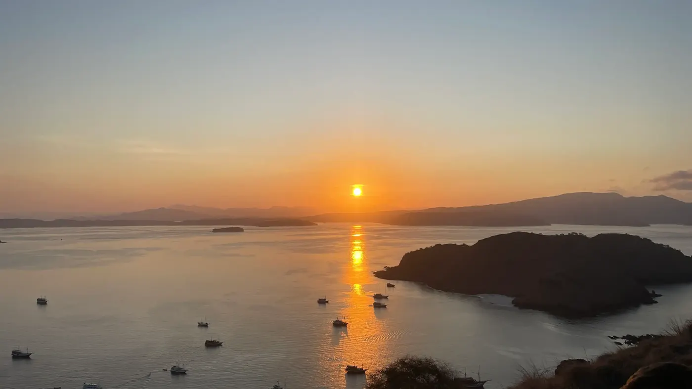 Sunrise At Top Of Padar Island Trekking Activity — Komodo National Park